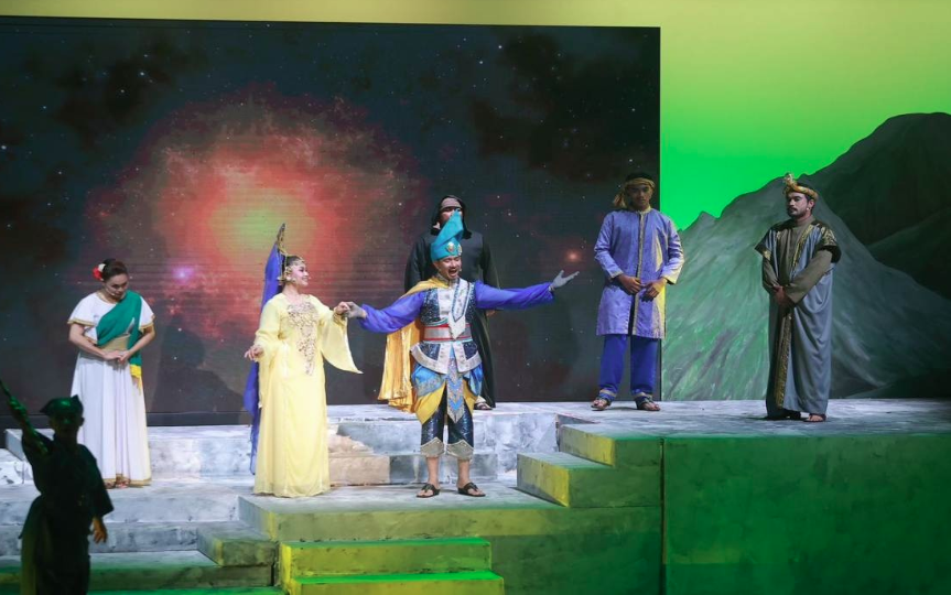 The cast of the production included Norish Karman, Adam Lee, Rosli Rahman Adam, Serra Kamal, Zera Hariz, Fysal Saad, Herman Ghazali, Aqil Wafiq, and Wafi Aqiff. - Photo source: JKKN Melaka