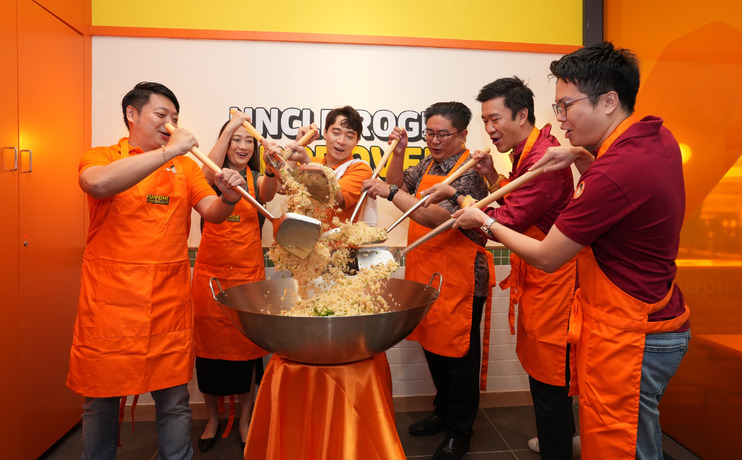 Restaurant Uncle Roger is now open at Central i-City. From right: Central i-City Marketing manager, Alfred Chua, Shun Wong and Dr Quah Perng Fei 
