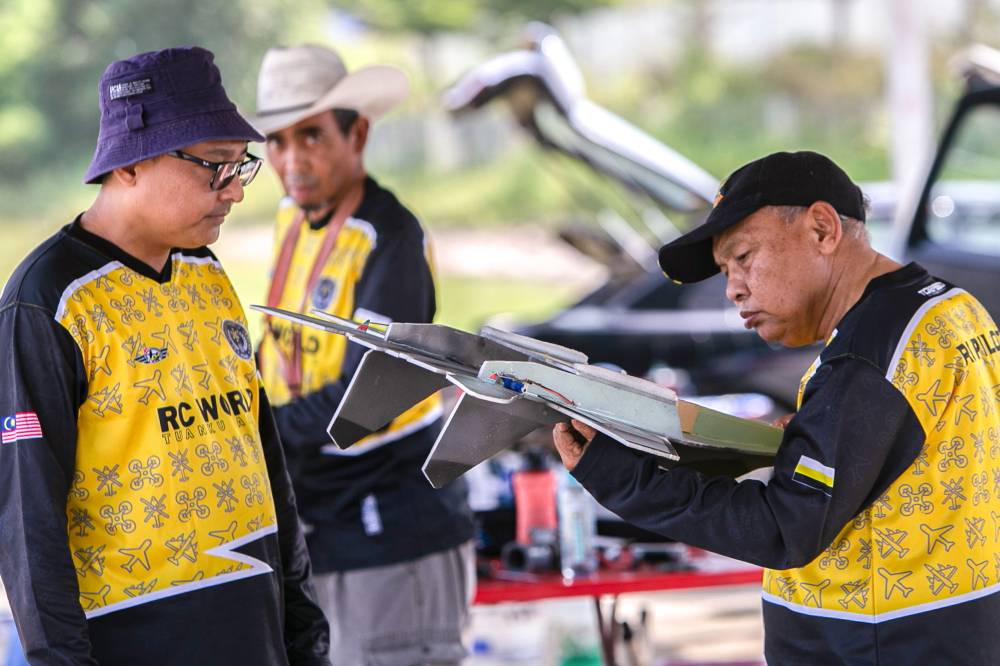 According to Kelab RC Aeromodelling PK Ipoh president Mohd Omar Mohamed Hassan, a full set of equipment for a remote-controlled airplane can now be purchased for as little as RM500. - Photo by Bernama
