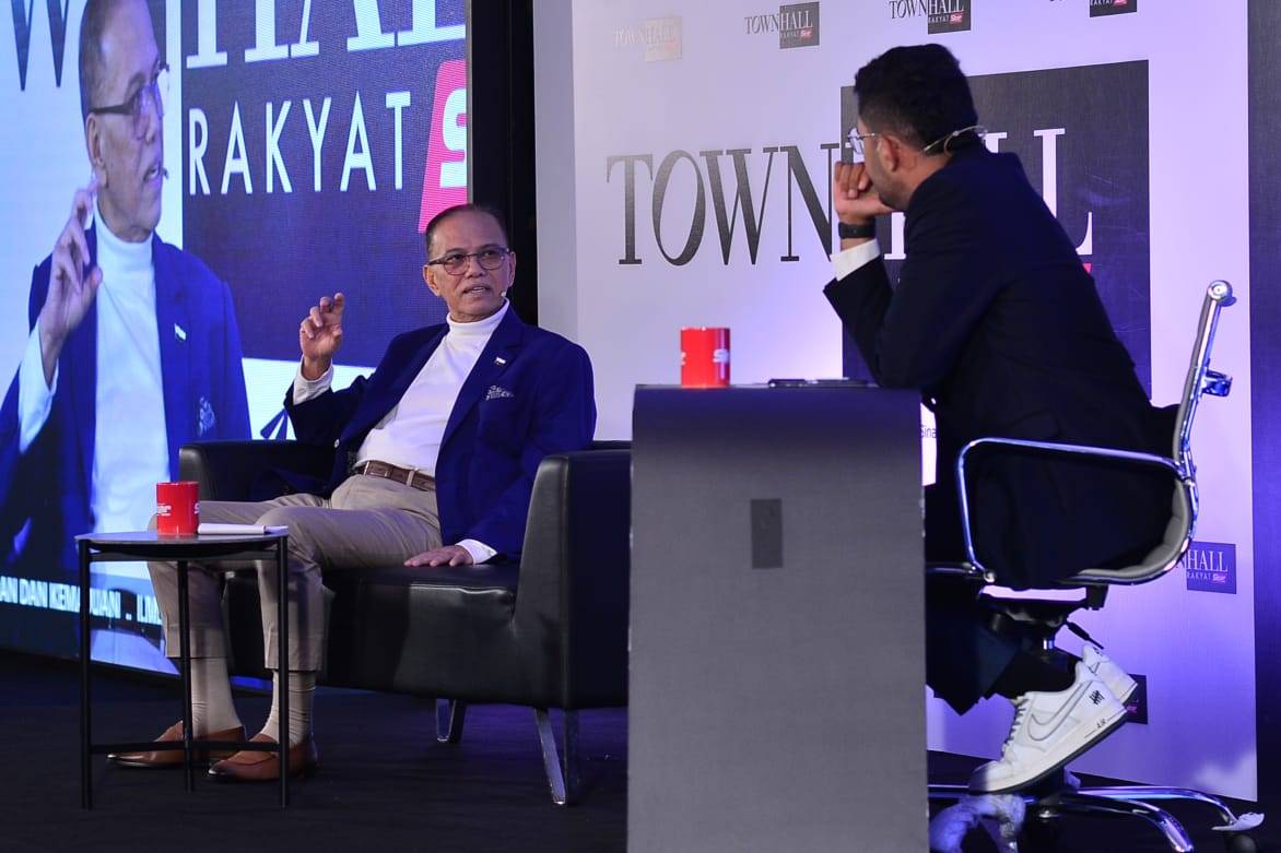 Wan Rosdy during the Town Hall session at Karangkraf Hall in Shah Alam on Friday.