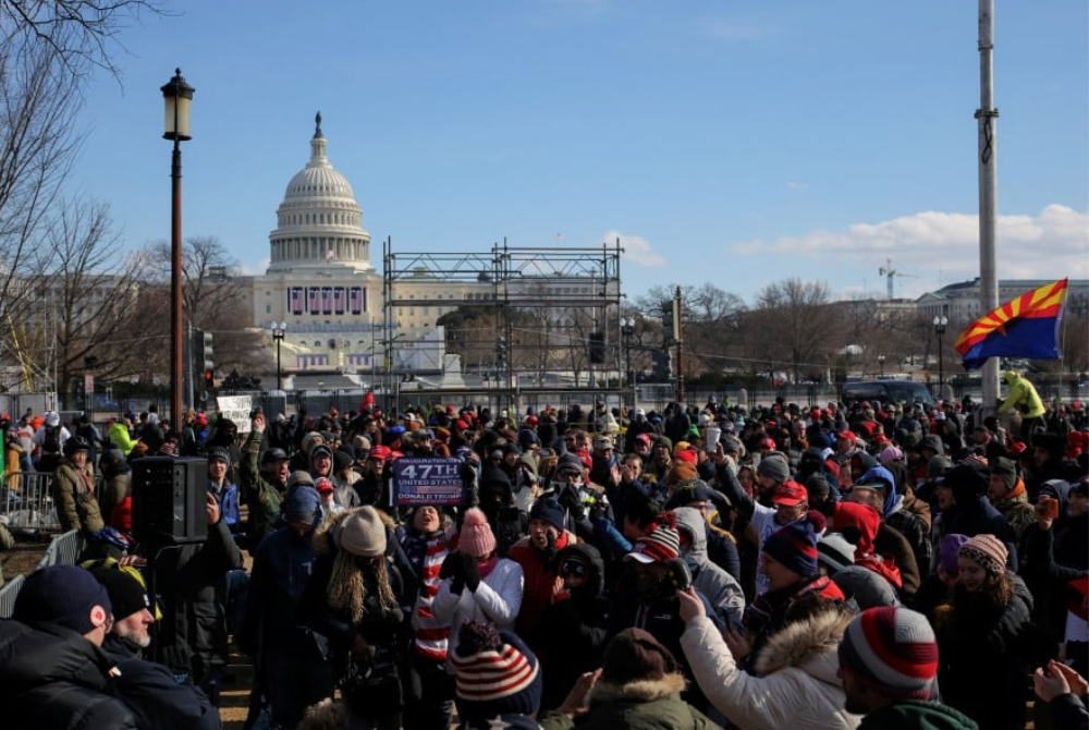 Freezing temperatures and icy winds meant Washington looked nearly deserted for Donald Trump's inauguration Monday -- although the hard-core fans who did turn out tried to make up for it.
Photo by AFP