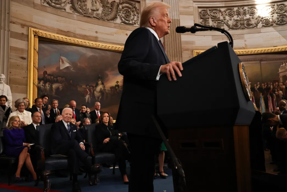 Donald Trump's inauguration had to be moved indoors Monday due to a particularly frigid wintry spell across much of the United States, causing significant changes to the event after years of tedious planning.
Photo by AFP 