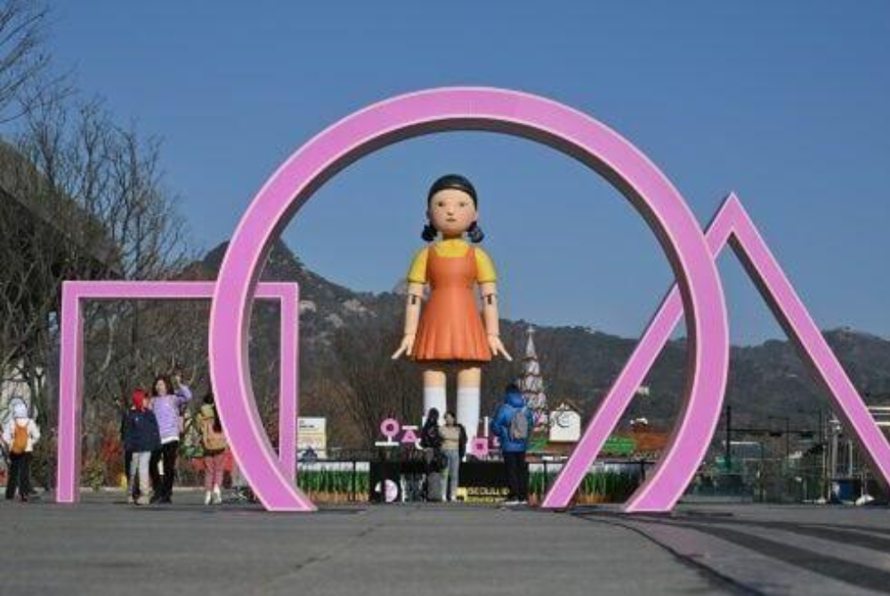 Netflix ended last year with a strong lineup that included a second season of the global hit "Squid Game."
Photo by AFP