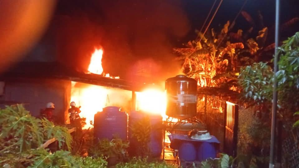 A man and his two young grandchildren were killed in a midnight fire that gutted their double-storey house at Lazenda Villa 2, Kerupang.