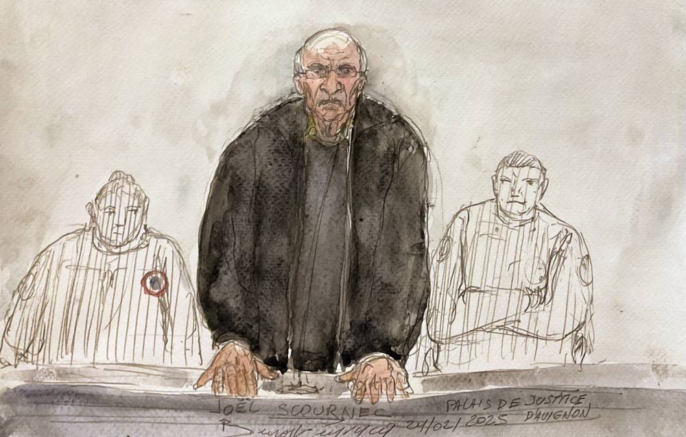 This court sketch created on February 24, 2025 shows retired surgeon Joel Le Scouarnec speaking during a hearing on the opening day of his trial on charges of assaulting or raping 299 patients at the Criminal Court in Vannes. (Photo by Benoit PEYRUCQ / AFP)