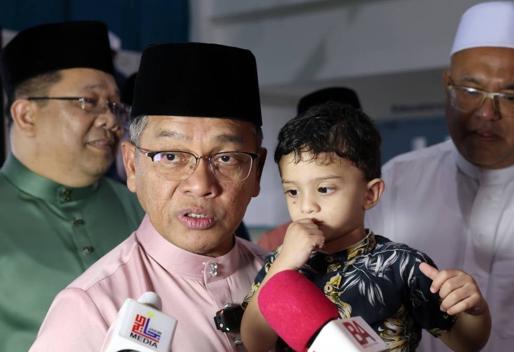 Minister in the Prime Minister's Department (Religious Affairs) Datuk Dr Mohd Na’im Mokhtar during a press conference at the ‘Back to School’ programme for the students tonight. - Photo by Bernama