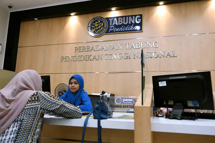 Previously, Higher Education Minister Datuk Seri Dr Zambry Abd Kadir stated that PTPTN borrowers who had made no payments at all were the individuals requiring immediate attention. - Bernama file photo