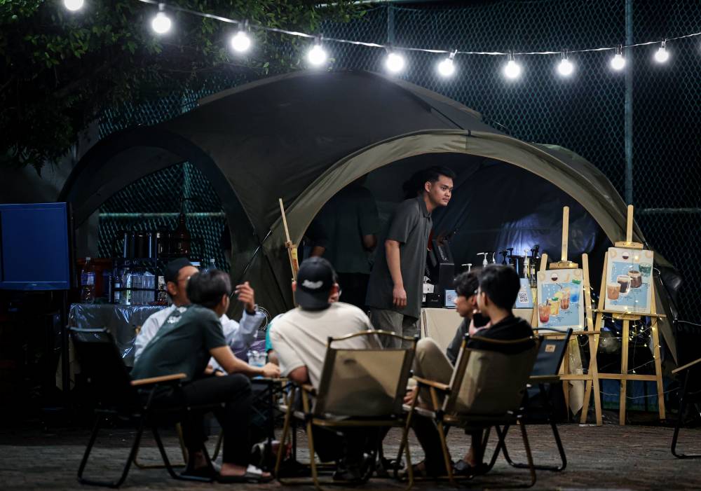 Now, moreh destinations have diversified, with many hipster cafés, which typically close early, extending their hours until 2am, creating a new trend among young people.