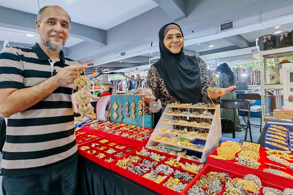 Renowned for her meticulous and refined craftsmanship, Rosmah's elegant ornaments, such as brooches, dokoh (a traditional necklace), chains and bracelets, reflect a blend of classic and modern elements. Photo by Bernama