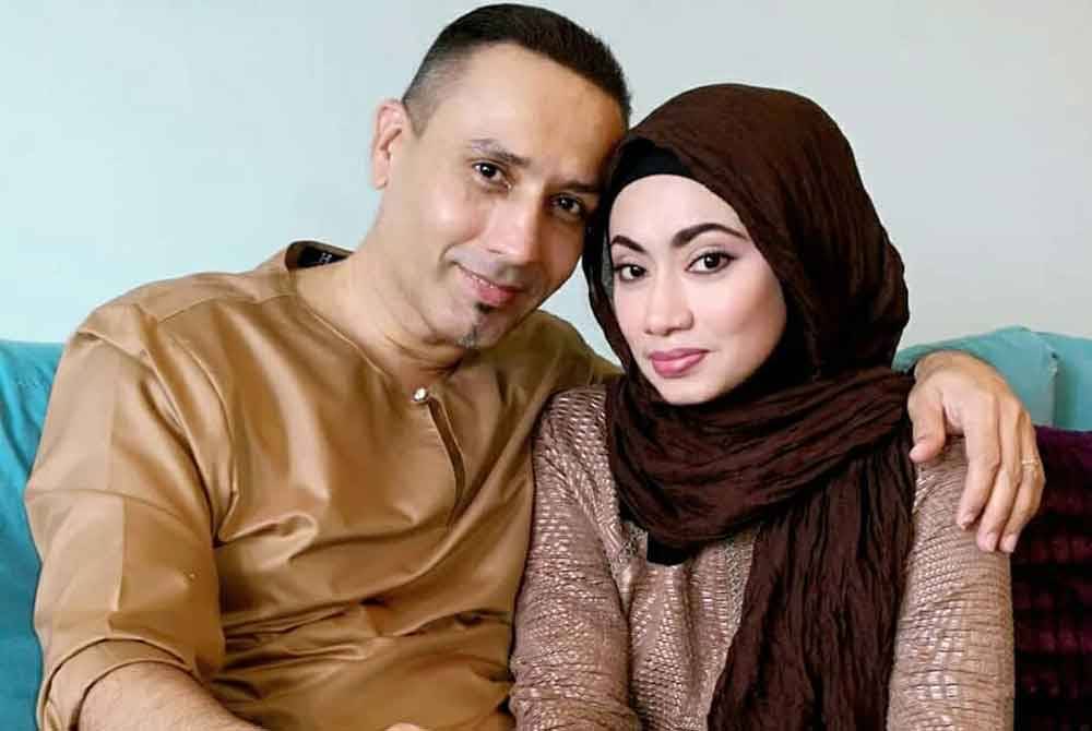 Edika and Hidayah have been married for 22 years.
