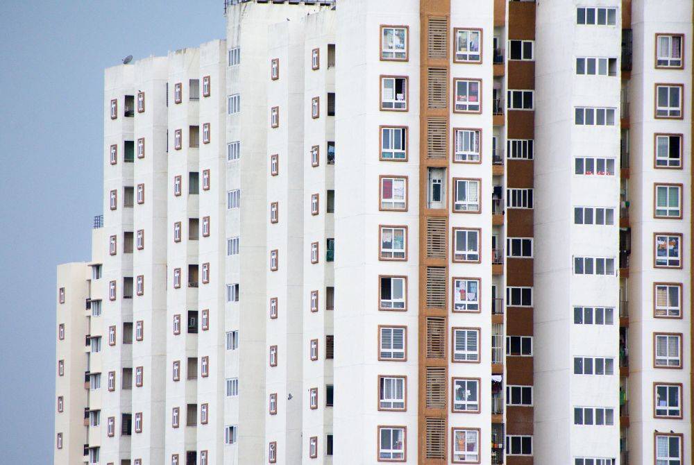 Cases of objects being thrown from upper floors are not uncommon, with previous incidents in Malaysia leading to severe injuries and even fatalities. Photo for illustrative purposes only - Canva