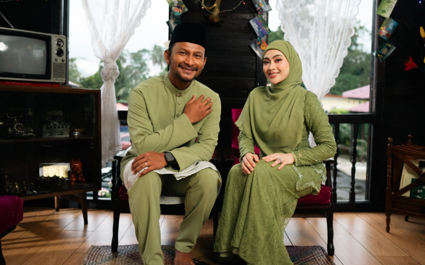 Popular singers Black Hanifah and Adira Suhaimi have collaborated for the first time on a new Raya song titled ‘Syawal Rindu.’ - Photo: NOVA MUSIC