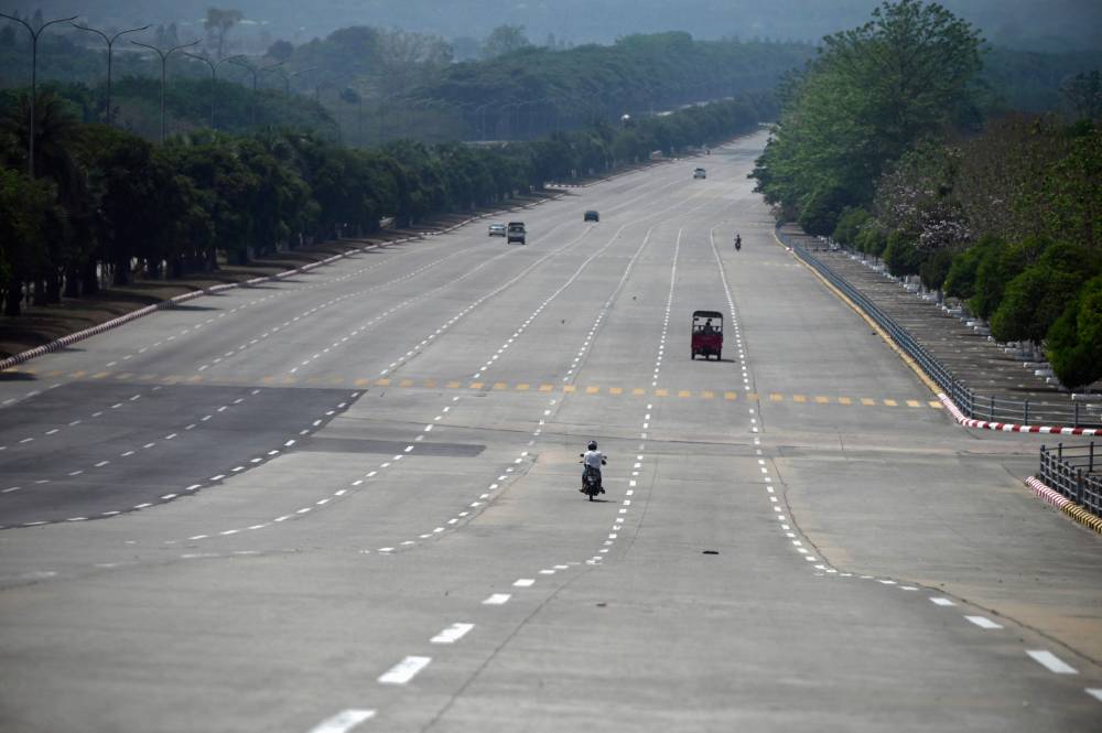 The tremor's epicentre was located 16 kilometres (10 miles) northwest of the city of Sagaing at a depth of 10 kilometres around 12:50 pm local time (0620 GMT). (Photo by AFP)
