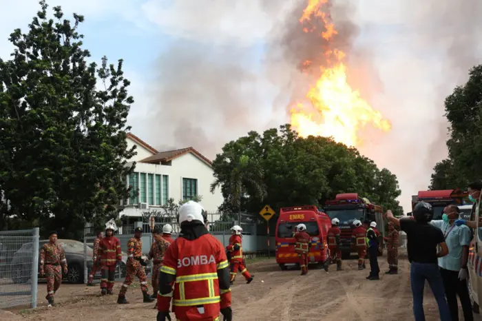 Seven victims, including two Malaysians, were rescued in the incident.
Photo source: Social media
