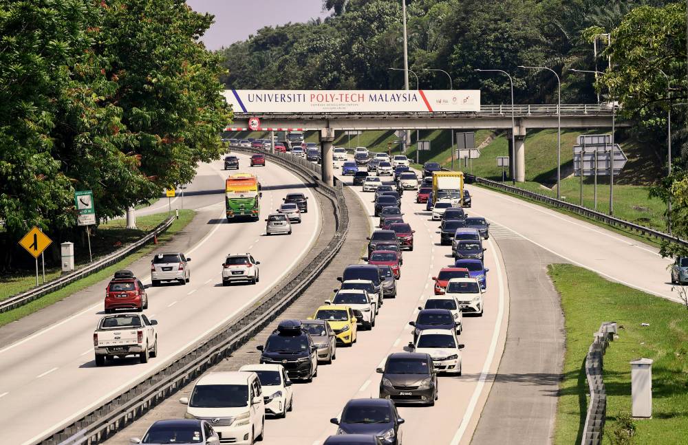 PLUS said the routefrom Seafield to Bandar Saujana Putra was reopened at 1.51 pm.
Photo by Bernama 