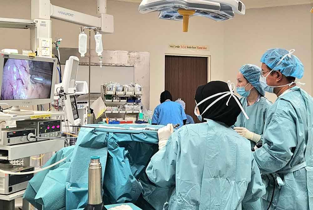 Bariatric surgery being performed on a patient. Photo: Nik Ritza Kosai