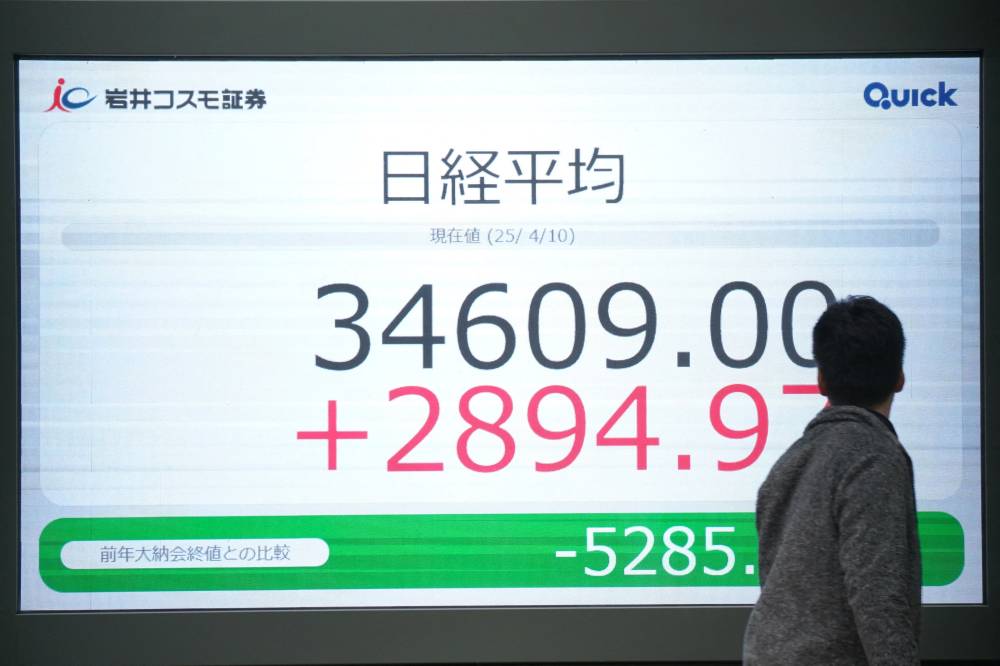 Stocks in Asia rebounded strongly on April 10 after US President Donald Trump's stunning reversal on sweeping reciprocal tariffs. (Photo by Kazuhiro NOGI / AFP)