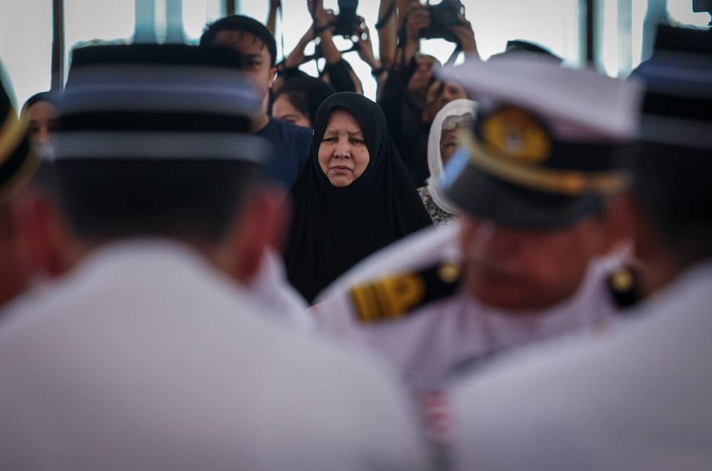 Tun Jeanne Abdullah, wife of the late fifth Prime Minister of Malaysia, Tun Abdullah Ahmad Badawi at the main prayer hall of the National Mosque, today. - Photo by Bernama