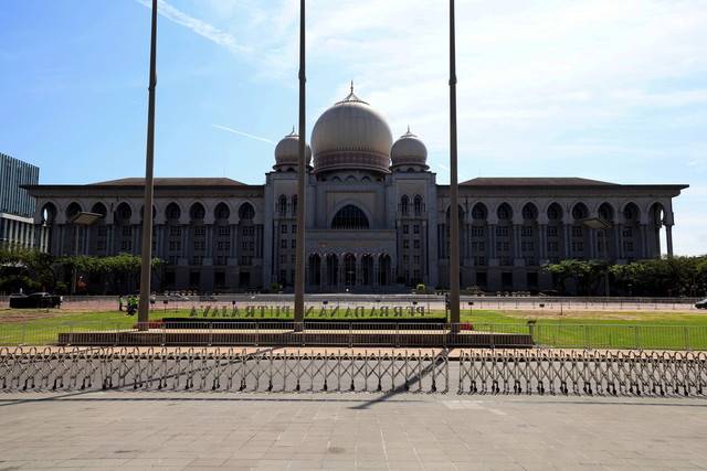 Malaysia’s fifth Prime Minister Tun Abdullah Ahmad Badawi will always be remembered as a figure who elevated the judiciary to a more respected position. - BERNAMA FILE PIX