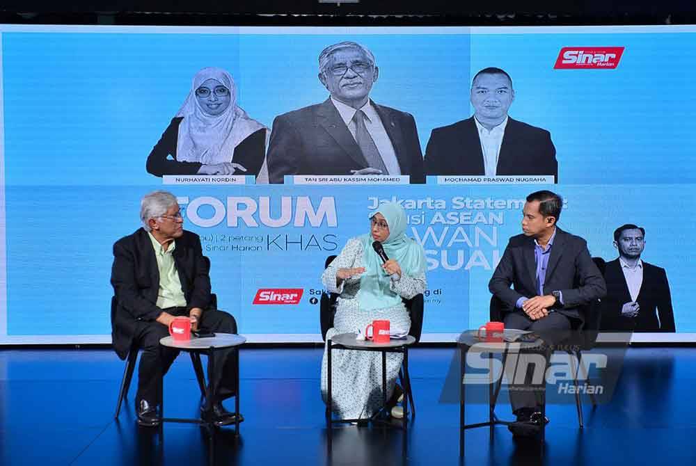 Among the panelists were Rasuah Busters Chief Executive Officer (CEO) Nurhayati Nordin (centre), Sea Actions Chairman, Mochamad Praswad Nugraha and host Haizir Othman (right). - Photo by Asril Aswandi Shukor.