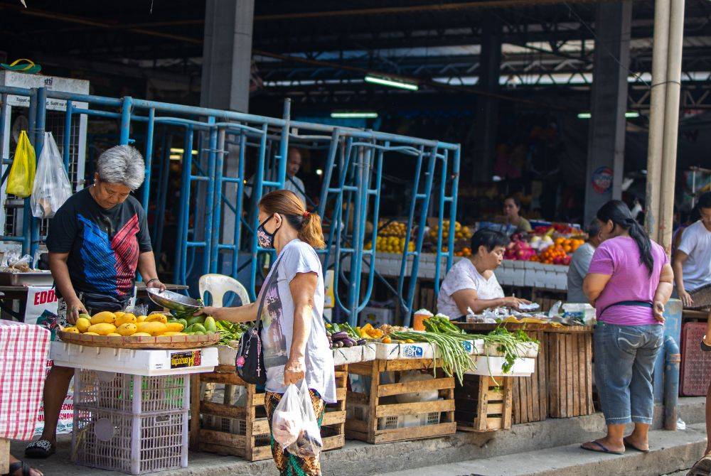 Between 2010 and 2024, the price of everyday food items in Malaysia has surged by an average of 3.2 per cent annually, far outpacing the country’s general inflation rate of 2.0 per cent during the same period. - Bernama photo