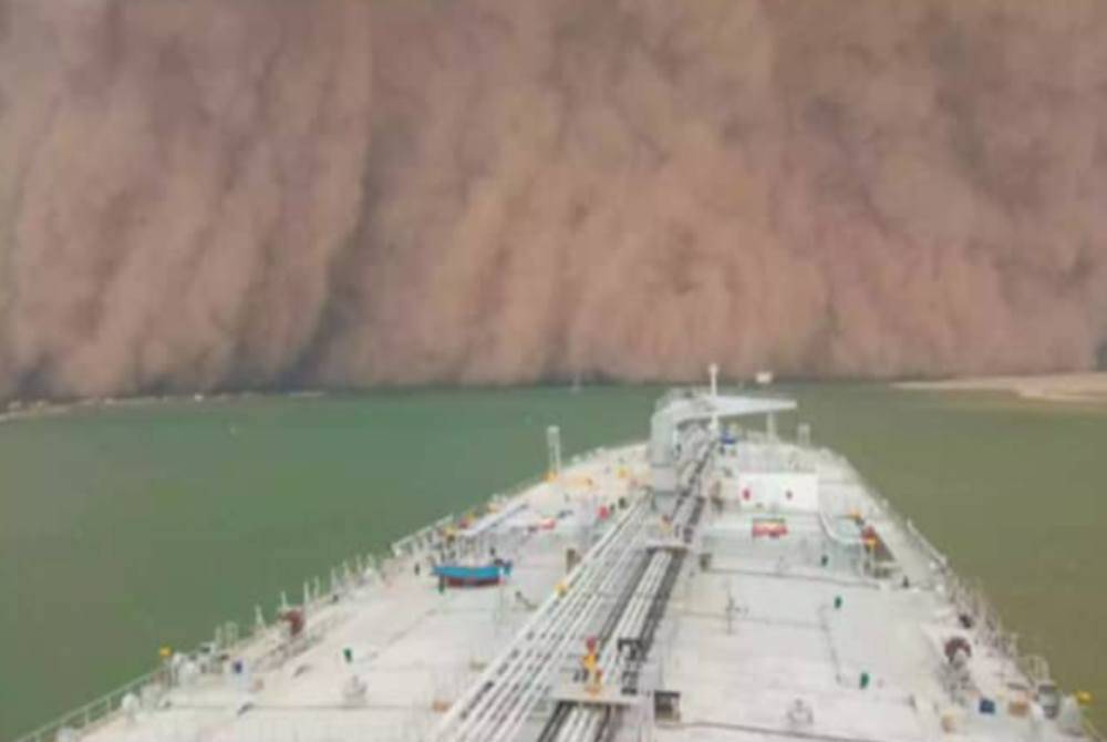 Sandstorm heading toward southern Israel. Photo source: Viral video.