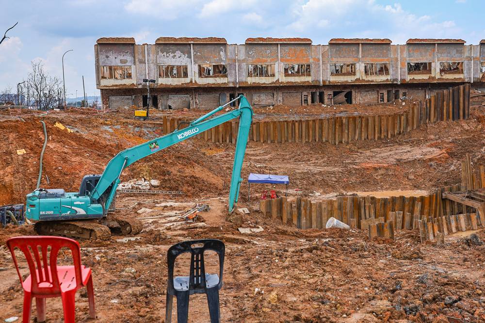 Reflecting on the lessons learned from the disaster, experts highlight the need for better insurance coverage and greater public awareness of personal and property protection. - Bernama photo