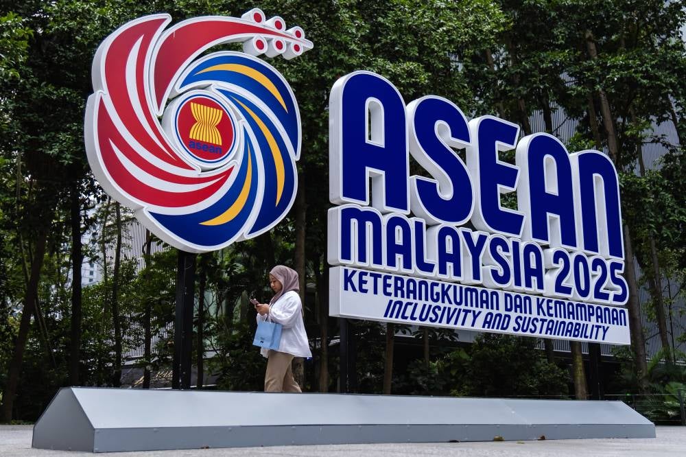 Wide-ranging unilateral tariffs imposed by the administration of the US President Donald Trump will cause short-term problems for certain sectors of the export-oriented states of the Asean grouping, but will lose their bite over time considering the resilience of these countries, according to analysts. - BERNAMA FILE PIX 