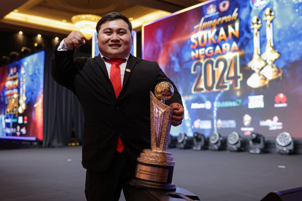 At ASN 2024, the world record holder in the men’s 72kg category was named National Paralympic Sportsman of the Year for the third time, following his wins in 2021 and 2023, thanks to his stellar performance in securing a second consecutive gold at the Paris 2024 Paralympic Games. - Bernama photo