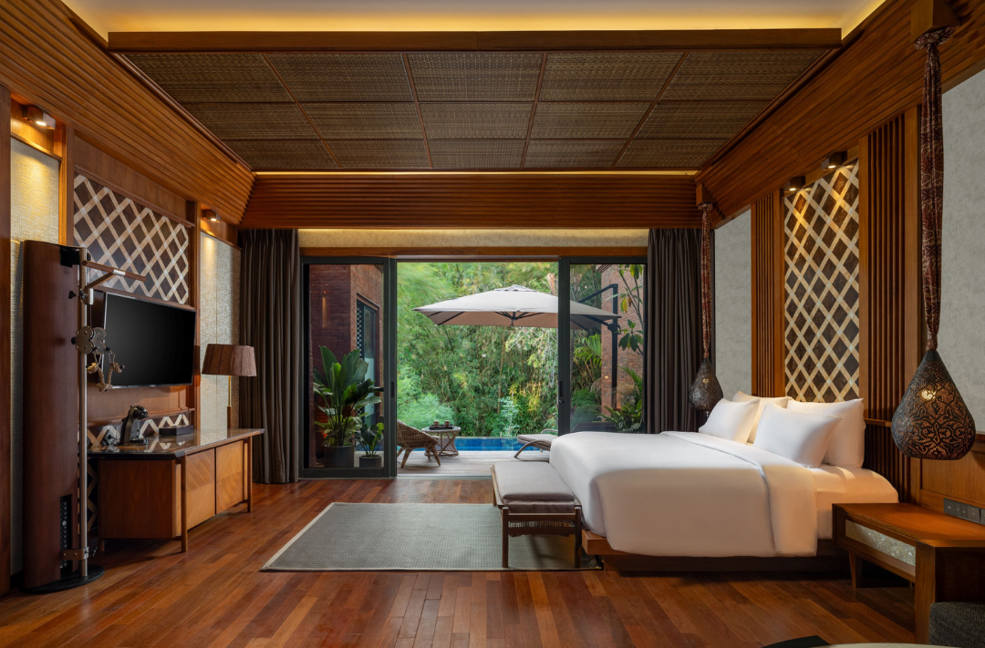 Sustainability is woven into the resort’s very foundation, with eco-conscious architecture that incorporates terracotta bricks and reclaimed teakwood.