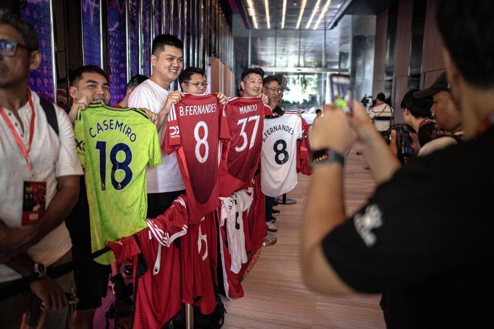 The team landed at Kuala Lumpur International Airport (KLIA) at about 6.30 pm following their final match of the 2024/2025 EPL season, which ended with a 2-0 victory over Aston Villa yesterday. - Bernama photo