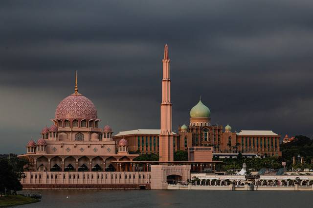 The Prime Minister’s recent remarks on political appointments go beyond questions of governance and instead reflect a serious moral crisis and a betrayal of the reformist spirit once promised to the people. - BERNAMA FILE PIX