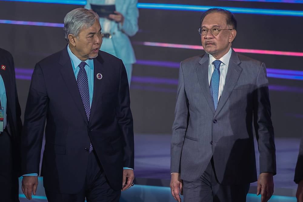 Prime Minister Datuk Seri Anwar Ibrahim (right) and Deputy Prime Minister Datuk Seri Ahmad Zahid Hamidi. - Bernama photo