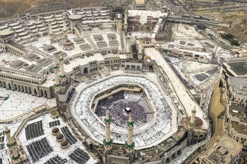 Tabung Haji media personnel, including 14 media practitioners, were invited by the Makkah Chamber of Commerce to visit the Makkah Clock Tower, which stands 607 metres above ground level in front of the Masjid al-Haram. - Photo by Bernama