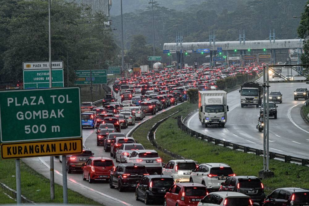 Malaysia’s public transportation system remained too unreliable to serve as a practical alternative to car ownership, particularly for families with children. - Bernama photo