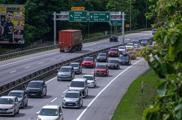 Plus expects over two million vehicles daily on its highways during the peak days, between June 5 and 6, as well as June 8 and 9, in conjunction with the Aidiladha holiday on June 7. - BERNAMA FILE PIX