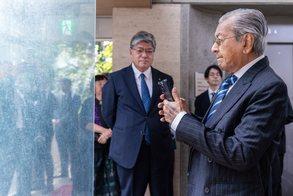 Dr Mahathir also shared his views on global economic issues discussed at the event, including US President Donald Trump’s tariff policies. - Photo source: Dr Mahathir Mohamad/FB