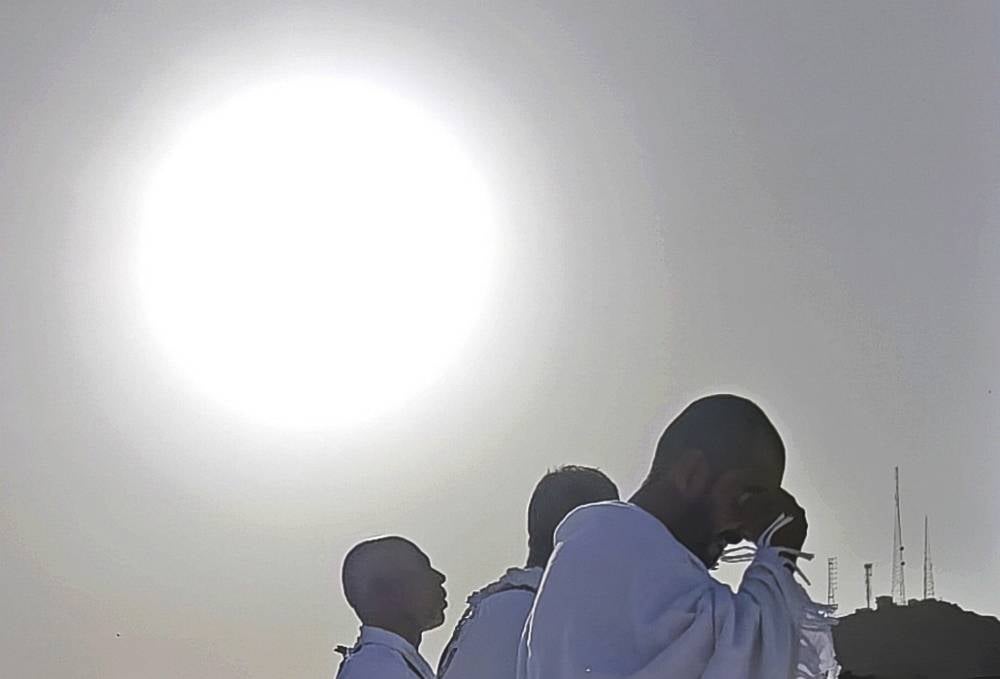 The Saudi Arabian government, through the Ministry of Hajj and Umrah, has imposed a full ban on pilgrims walking from Makkah to Arafah and being outside their tents during the peak days of the hajj (masyair) period for the 1446H/2025 pilgrimage season due to extreme heat. - Photo by Bernama
