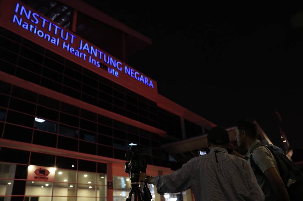 The Sultan of Brunei, Sultan Hassanal Bolkiah has praised the quality of care and medical expertise at the National Heart Institute (IJN) following his recent treatment at the facility. - Bernama photo