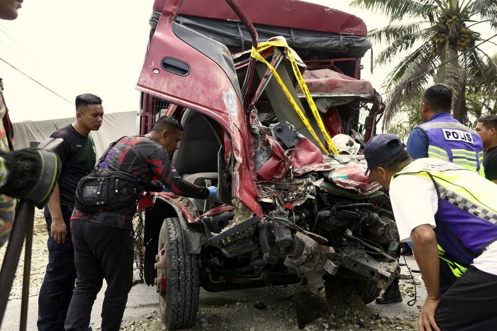 In the 8.50am incident on May 13, a truck carrying 18 FRU personnel from Unit 5, Sungai Senam, Ipoh, was involved in a collision with a lorry while returning from an assignment in Teluk Intan, resulting in nine fatalities. Bernama FILE PIX