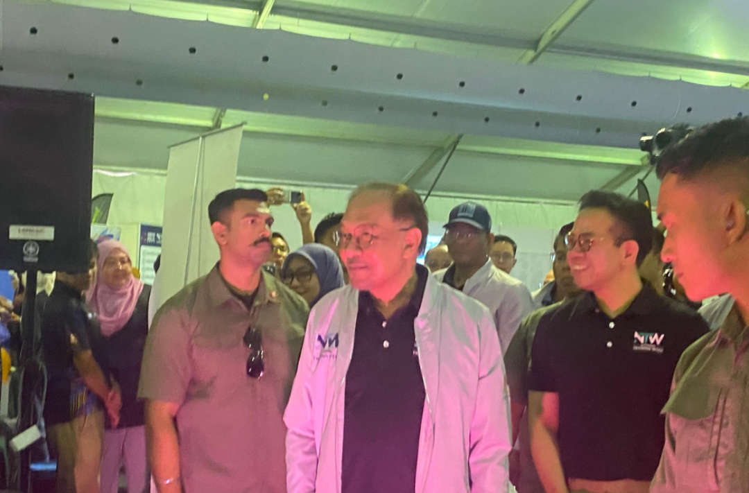 Prime Minister Datuk Seri Anwar Ibrahim and Human Resources Minister Steven Sim Chee Keong visited the exhibition space on Saturday at the National Stadium in Bukit Jalil.
