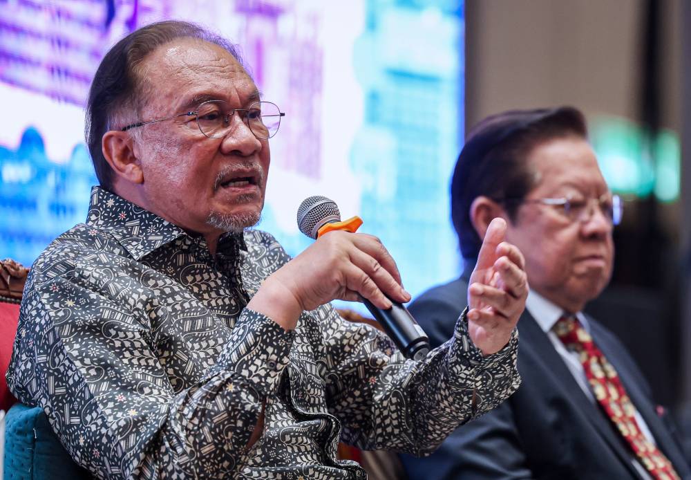Prime Minister Datuk Seri Anwar Ibrahim asserted that he had no involvement in the Kuala Lumpur High Court’s decision to grant a discharge not amounting to an acquittal (DNAA) to former prime minister Datuk Seri Najib Razak over three money laundering charges involving RM27 million from SRC International Sdn Bhd. - Bernama file photo