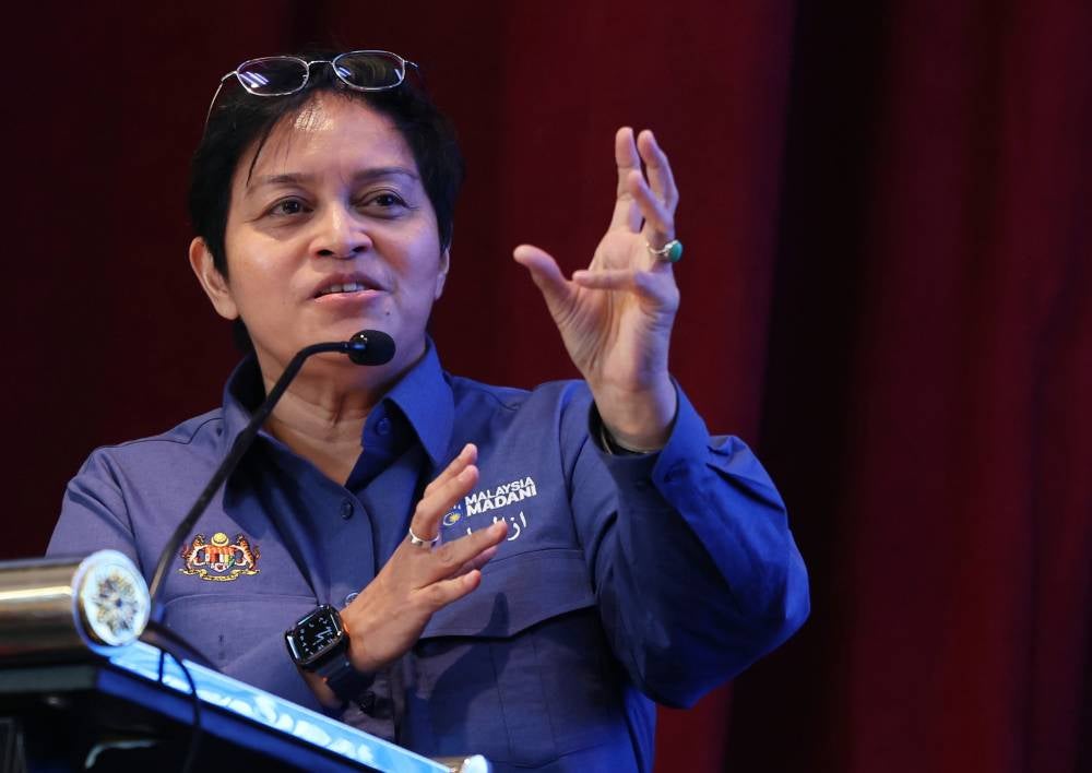Minister in the Prime Minister's Department (Law and Institutional Reform) Datuk Seri Azalina Othman Said - Photo by Bernama