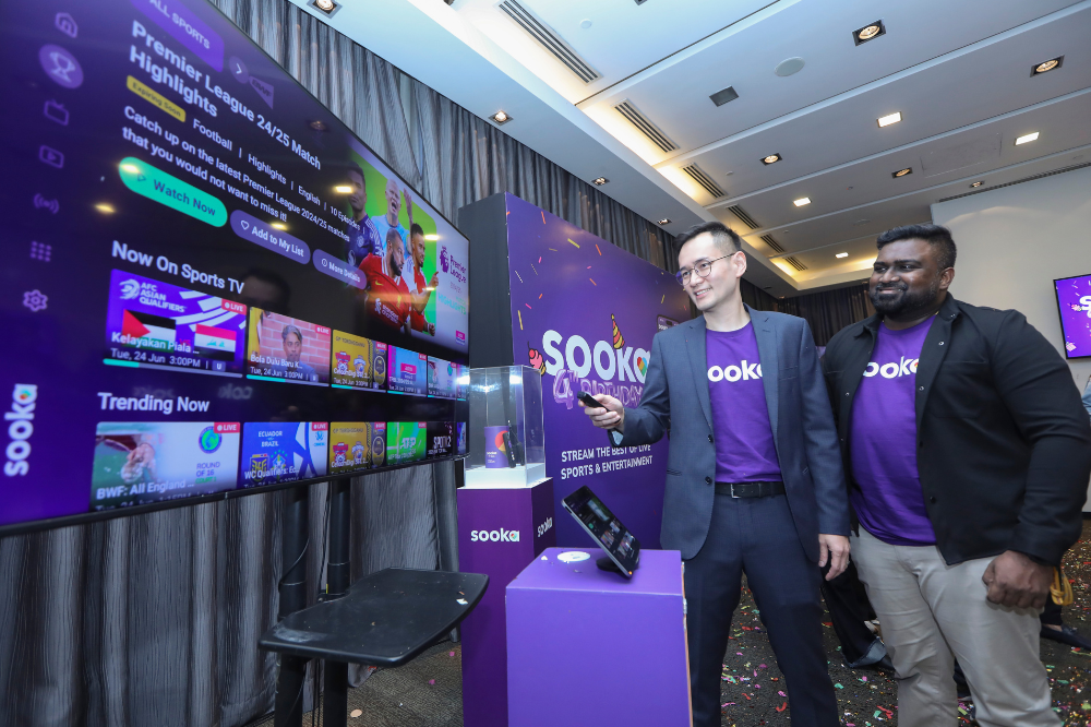 sooka’s director Chu Young Lee and Head of OTT, sooka, Dinesh Immanuel showcasing the sports content on sooka. - Photo by sooka's management 