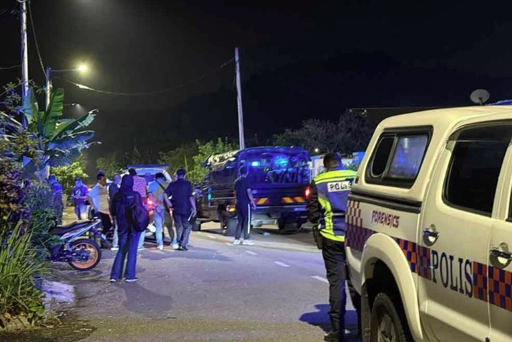 The three bodies were sent to the Rembau Hospital for a post-mortem to determine the cause of death.