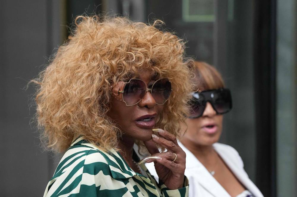 Janice Combs (L), mother of Sean 