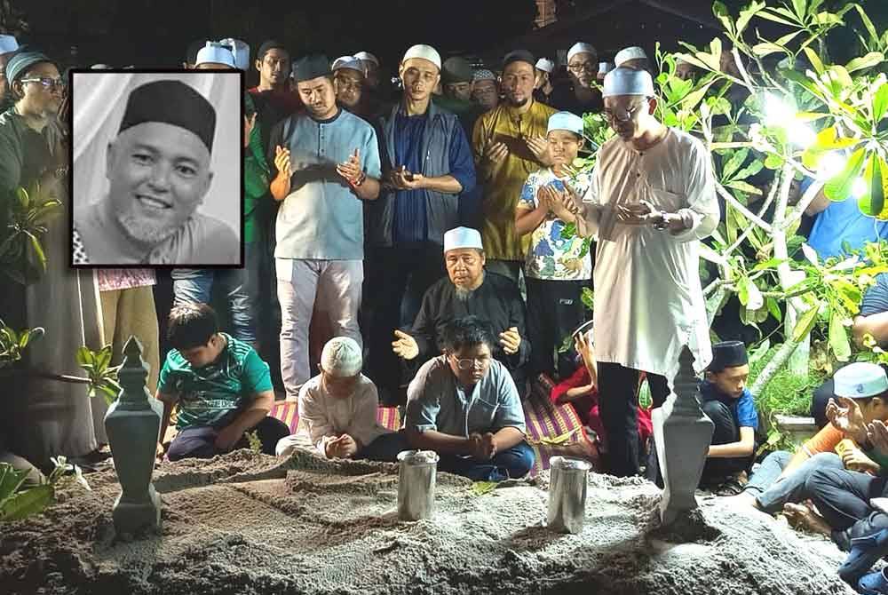 The late Wan Hasbullah’s three sons paid their final respects during the burial at Tanah Perkuburan Islam Sheikh Ibrahim, Jalan Pusara, Kuala Terengganu, on Wednesday night. (Small picture: The late Wan Hasbullah)