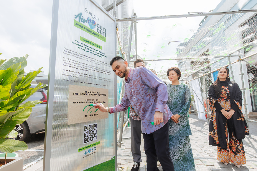 The ‘Air Love Cuti-Cuti: Jom Healing’ campaign was officiated by Tourism, Arts and Culture Deputy Minister, Khairul Firdaus Akbar Khan at a media event held at C Space, Pasar Seni in Kuala Lumpur. - Photo: SPRITZER