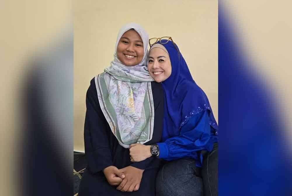 Nurulhidayah shared a photo with Putri Qisya on her Facebook page during her visit.