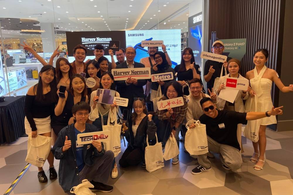 Harvey Norman Malaysia's Mid Valley store unveiled the Samsung Galaxy Z Fold7 and Z Flip7, blending cutting-edge AI with foldable design to showcase the future of mobile living.